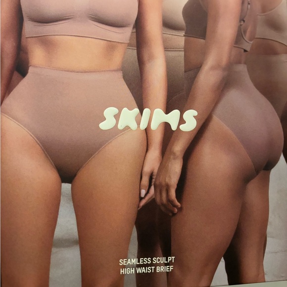 Skims high waisted brief. Size M - Picture 1 of 6